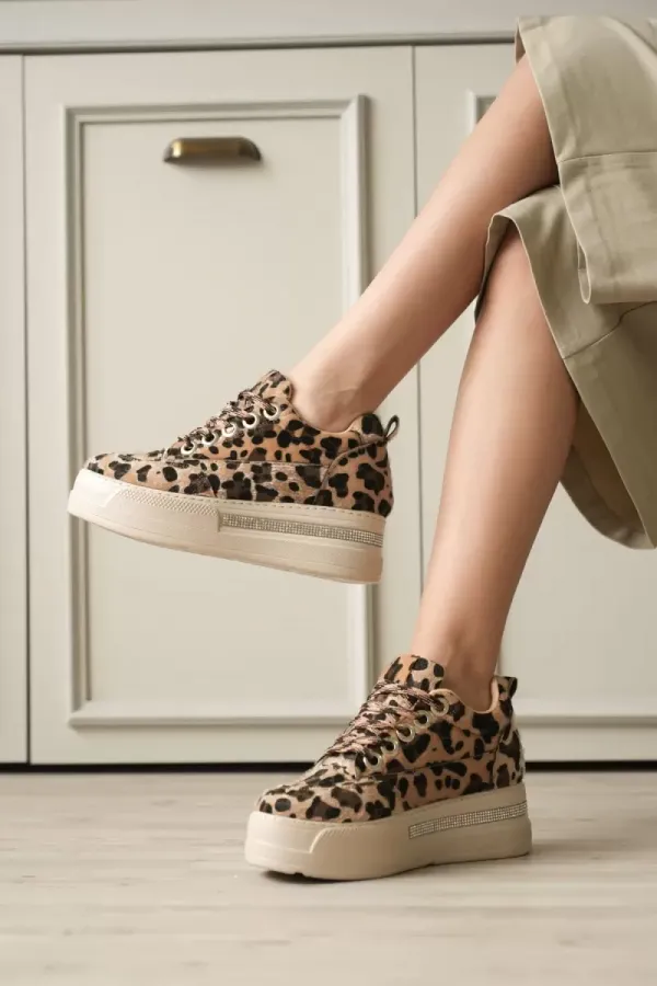 Kadın 8cm Boy Uzatan Gizli Topuklu Leopar Spor Ayakkabı TR04MS01D