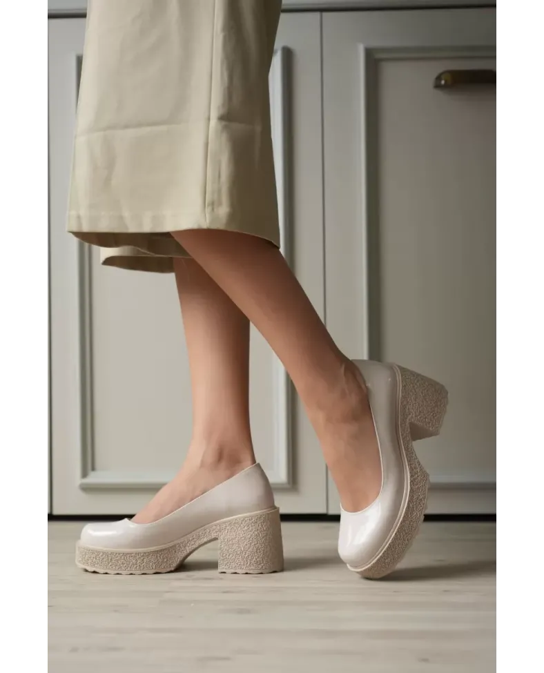 Kadın Bej Rugan Günlük Ayakkabı TR06MS04B