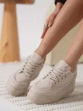 Kadın 8cm Boy Uzatan Gizli Topuklu Bej Spor Ayakkabı TR04MS01C