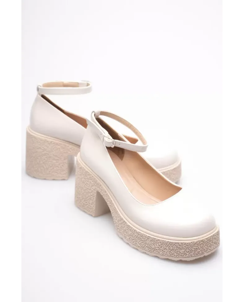 Kadın Bej Rugan Bilekten Baretli Günlük Ayakkabı TR06MS01B