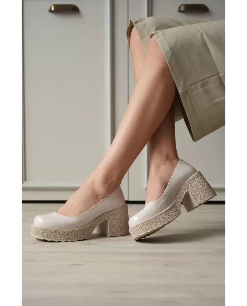 Kadın Bej Rugan Günlük Ayakkabı TR06MS04B