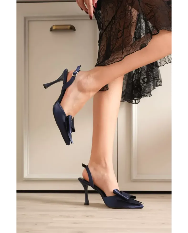 Kadın Lacivert Fiyonklu Saten Topuklu Ayakkabı TR40MS01E