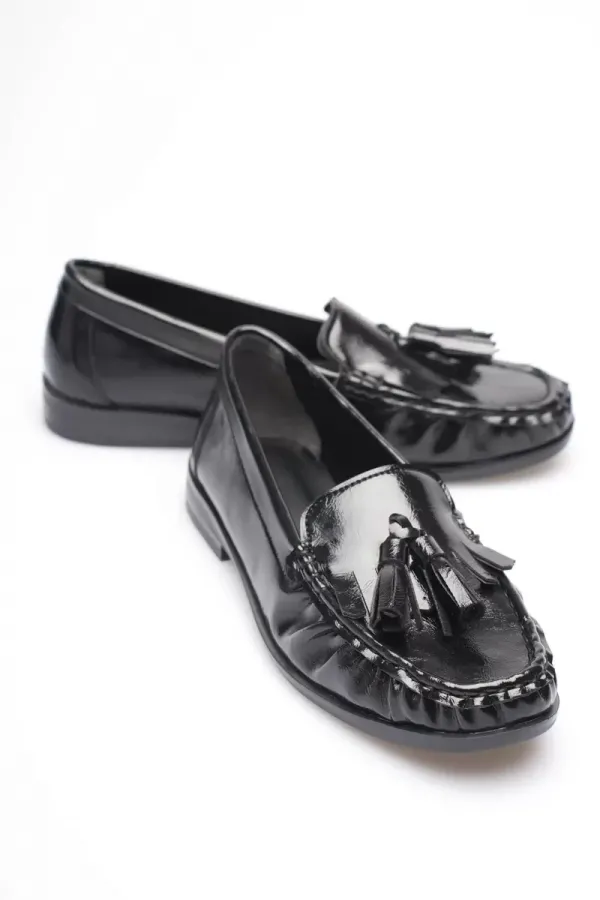 Siyah Rugan Püsküllü Kadın Loafer Ayakkabı TR88MS01A