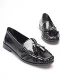 Siyah Rugan Püsküllü Kadın Loafer Ayakkabı TR88MS01A