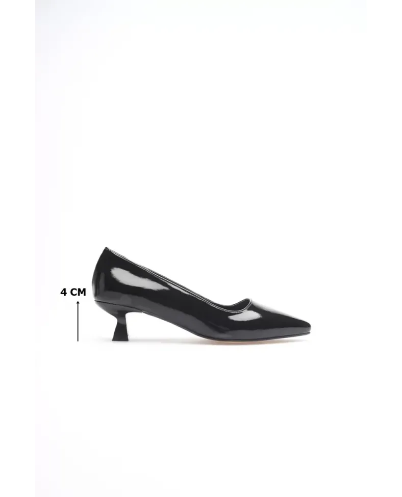 Kadın Siyah Rugan Kısa Topuklu Stiletto Ayakkabı TR20MS03E