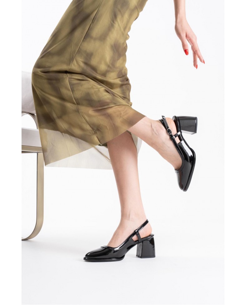 Siyah Rugan Kadın Topuklu Ayakkabı TR18MS17A