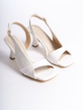 Kadın Beyaz Rugan Detaylı Topuklu Sandalet TR13MY01C