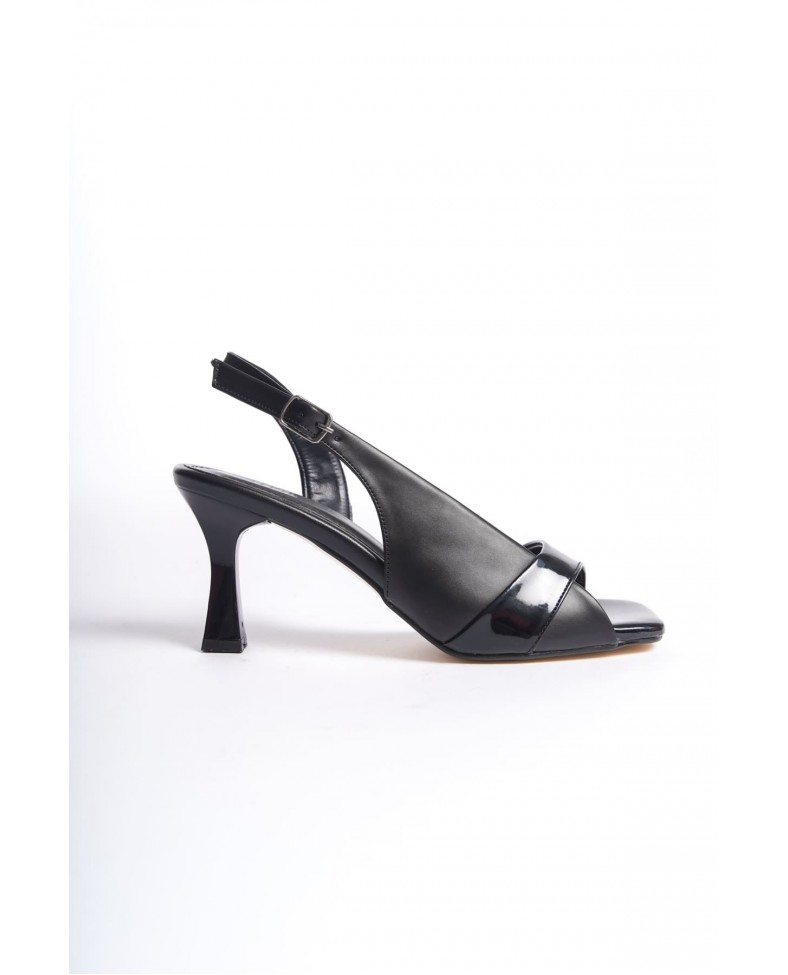 Kadın Siyah Rugan Detaylı Topuklu Sandalet TR13MY01A