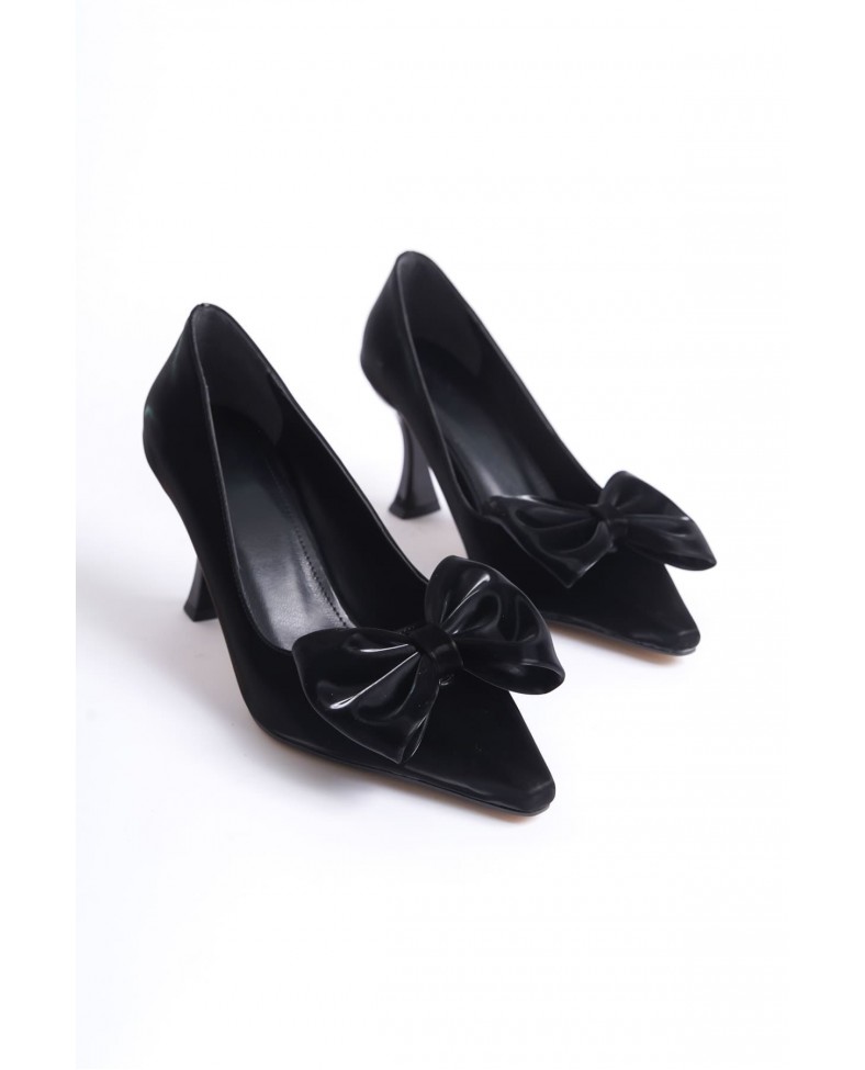 Kadın Fiyonk Detaylı Siyah Topuklu Ayakkabı TR08MS06A