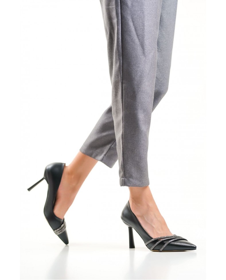 Siyah Taşlı Kadın Ayakkabı TR08MS14A