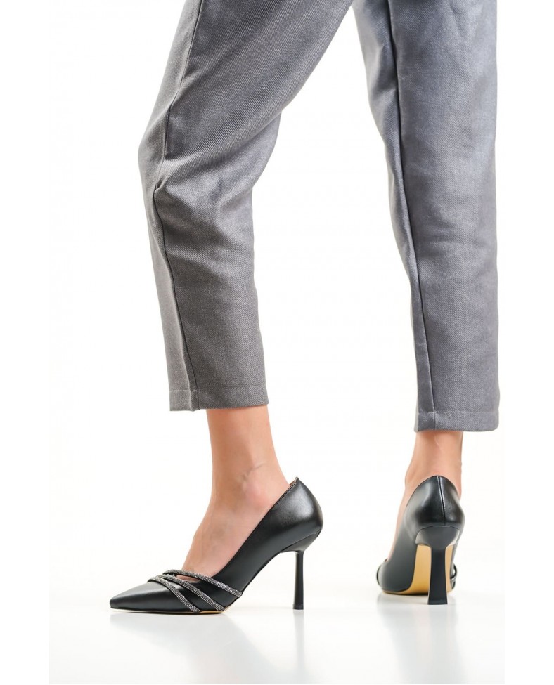 Siyah Taşlı Kadın Ayakkabı TR08MS14A