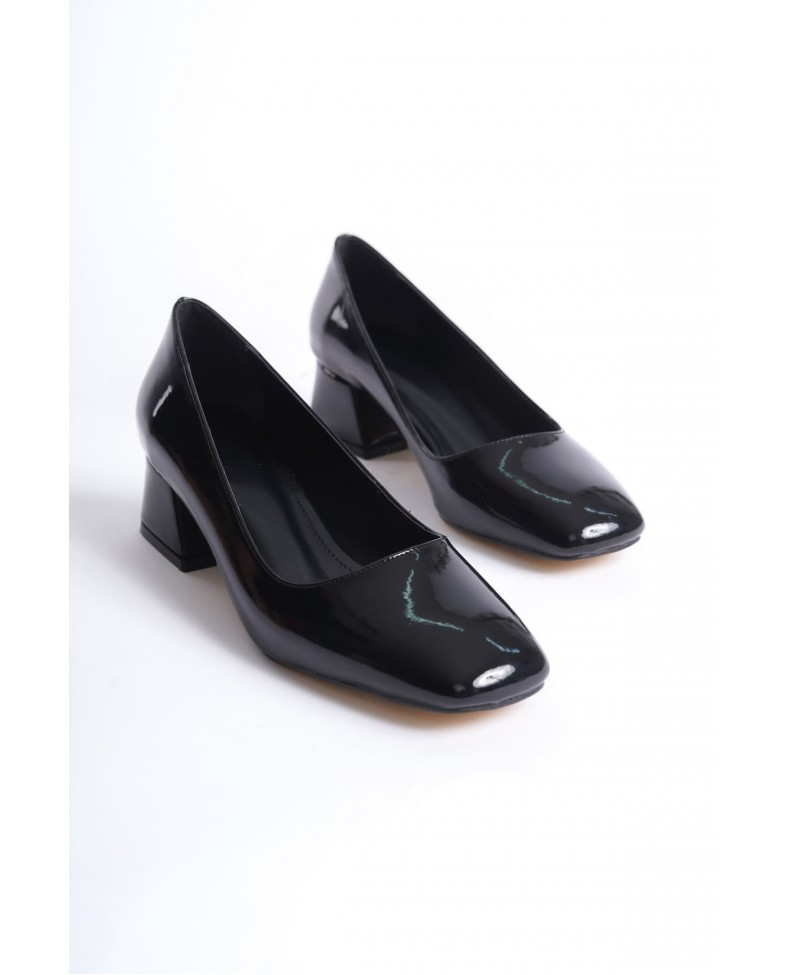 Kadın Siyah Rugan Topuklu Ayakkabı TR08MS23E