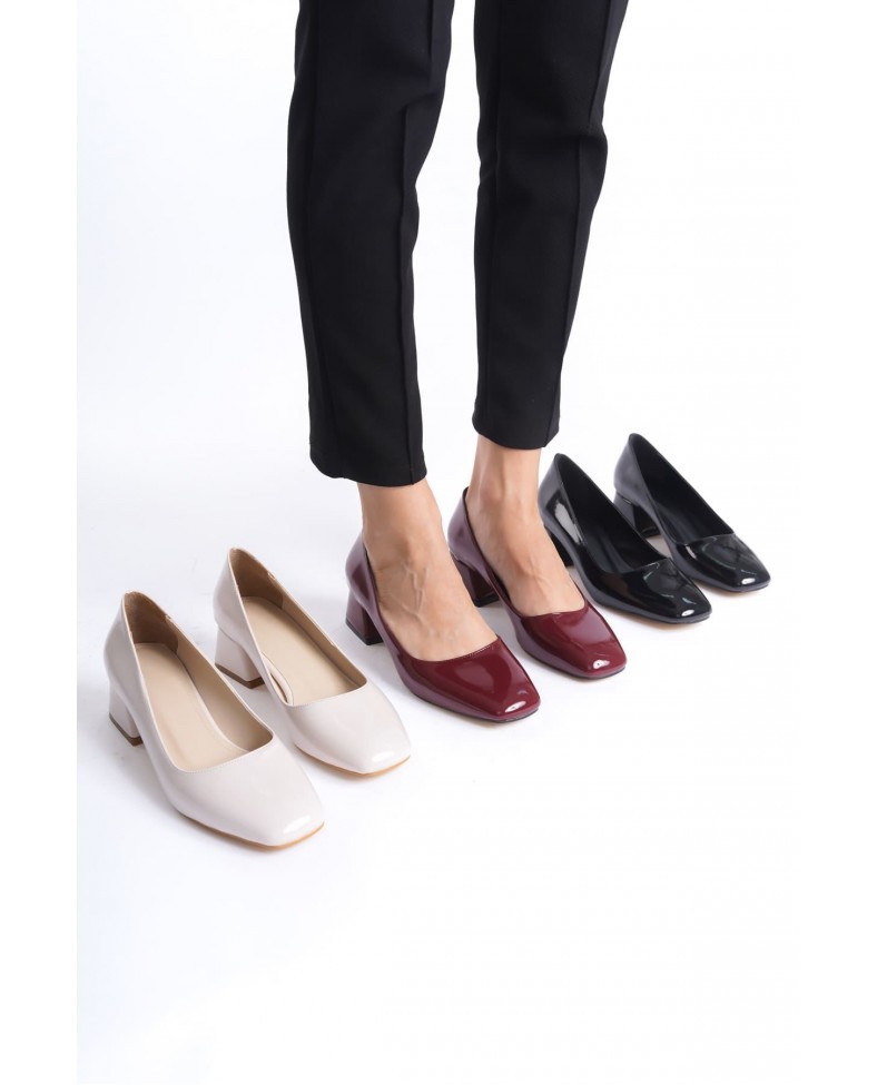 Kadın Siyah Rugan Topuklu Ayakkabı TR08MS23E