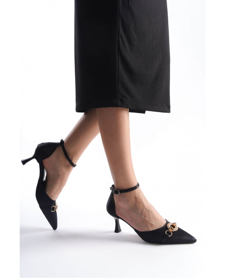 Kadın Siyah Topuklu Ayakkabı TR08MS28A