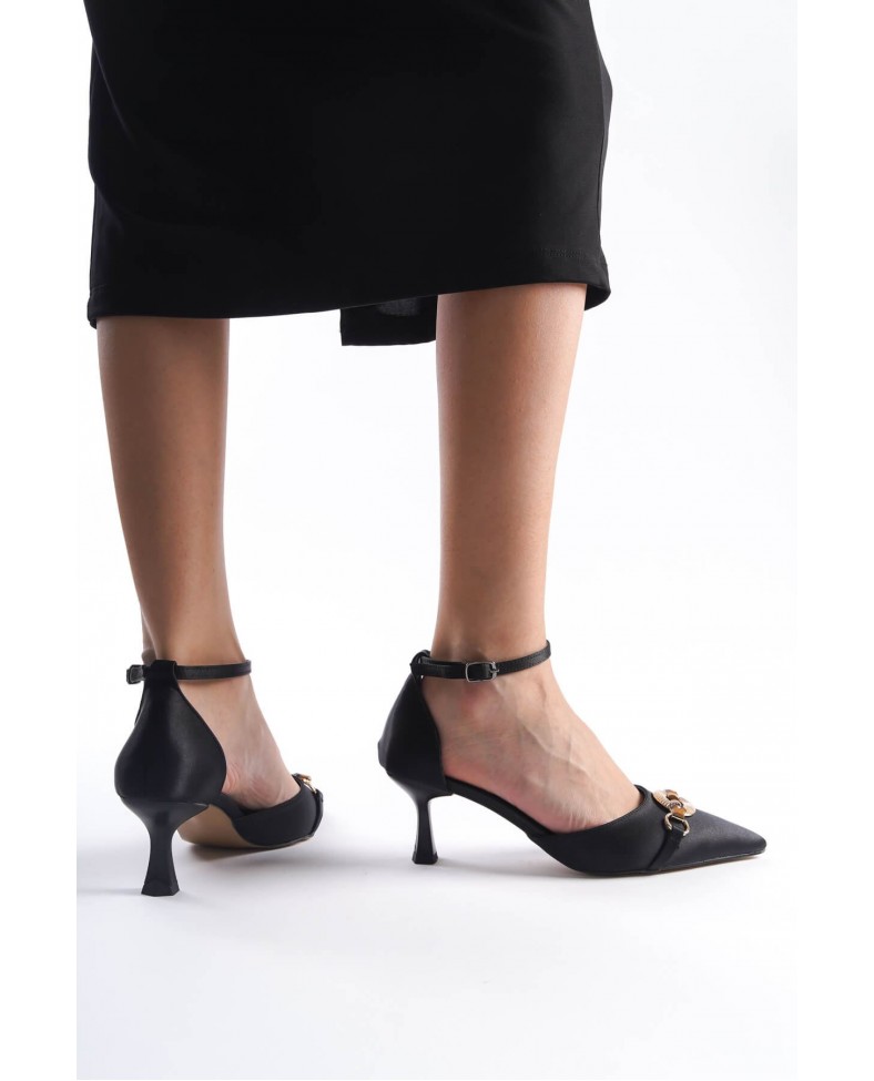 Kadın Siyah Topuklu Ayakkabı TR08MS28A