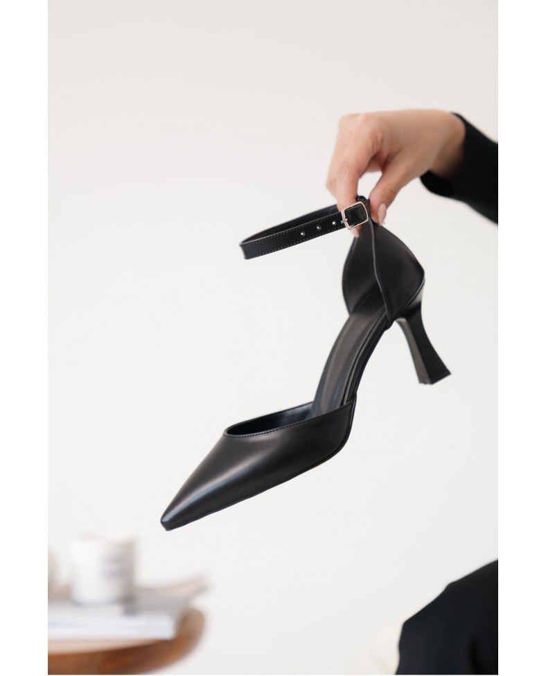 Kadın Siyah Topuklu Ayakkabı TR12MS01A