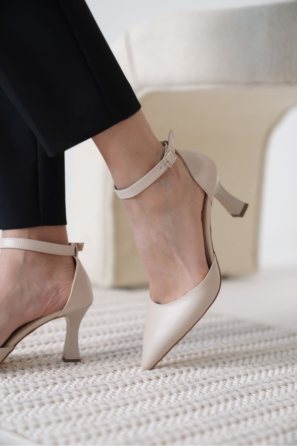 Kadın Bej Topuklu Ayakkabı TR12MS01C