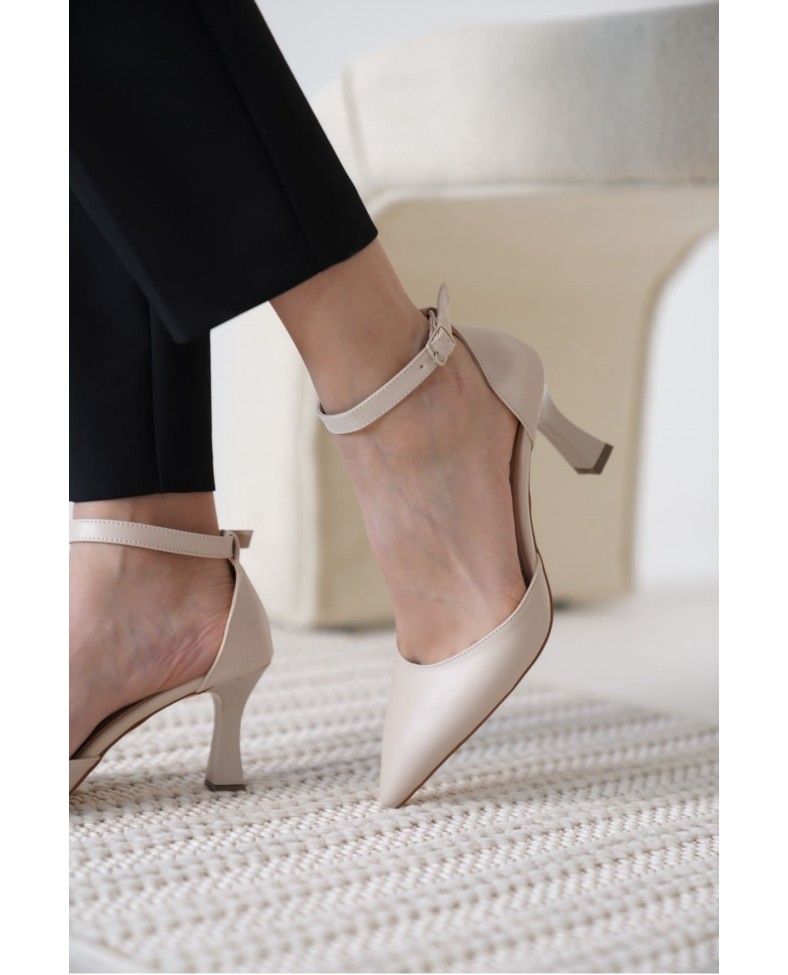 Kadın Bej Topuklu Ayakkabı TR12MS01C