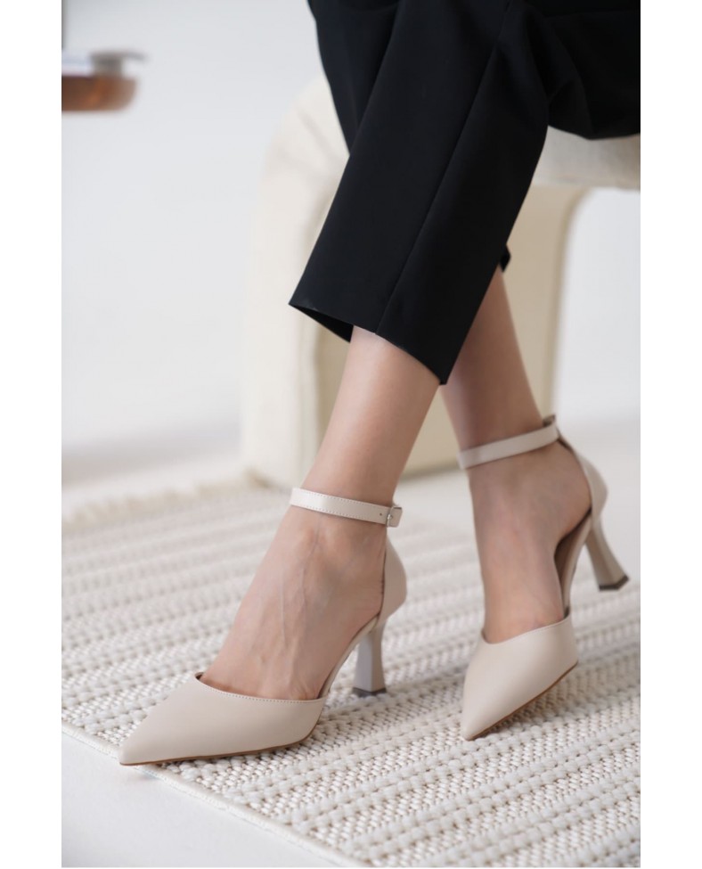 Kadın Bej Topuklu Ayakkabı TR12MS01C