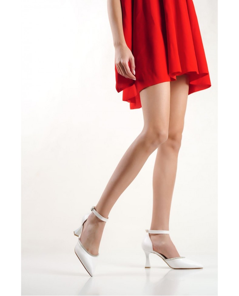 Taşlı Kadın Beyaz Topuklu Ayakkabı TR12MS02B