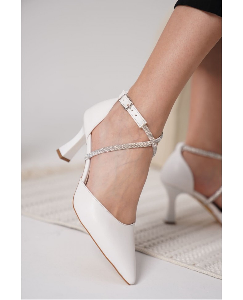 Taşlı Kadın Beyaz Topuklu Ayakkabı TR12MS03B