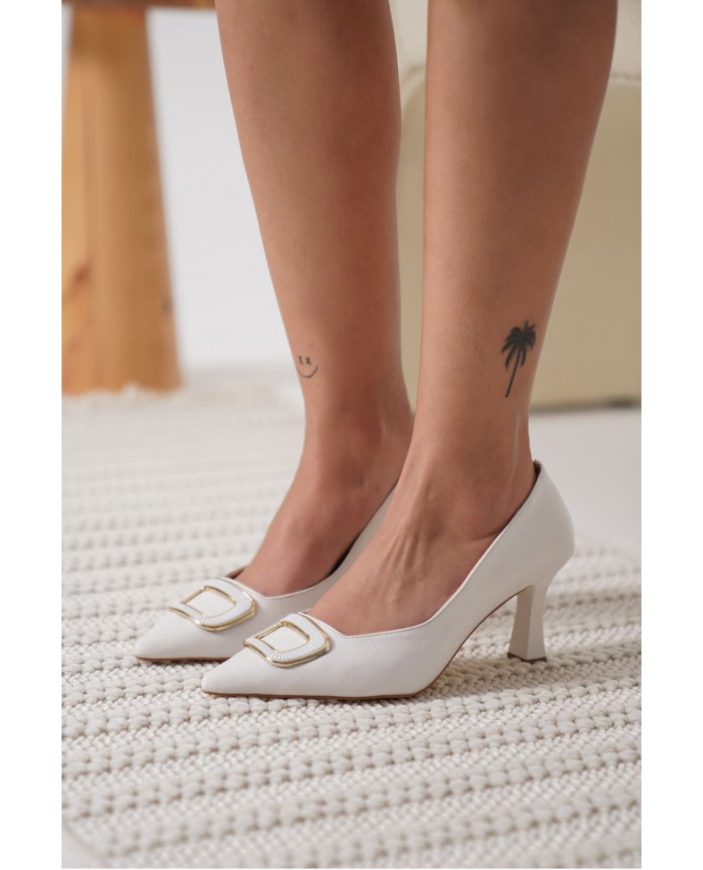Kadın Beyaz Topuklu Ayakkabı TR12MS07B