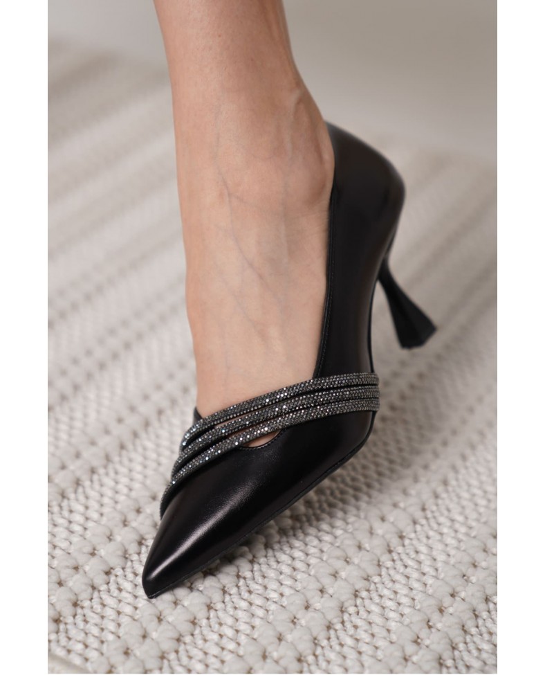 Siyah Cilt Kadın Topuklu Ayakkabı TR18MS02A