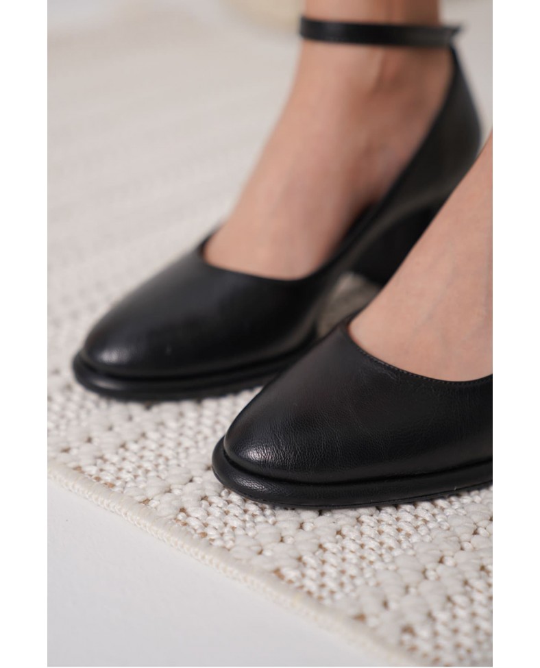 Kadın Mat Siyah Topuklu Ayakkabı TR18MS06A