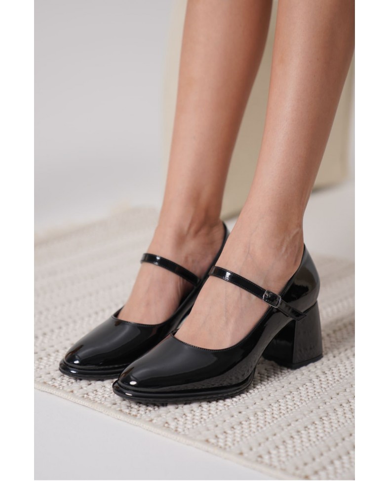 Siyah Rugan Kadın Topuklu Ayakkabı TR18MS07A