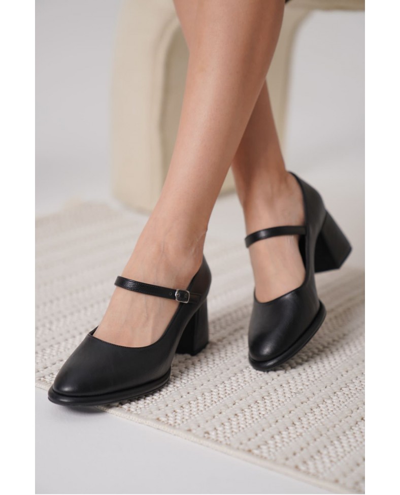 Siyah Cilt Kadın Topuklu Ayakkabı TR18MS07C