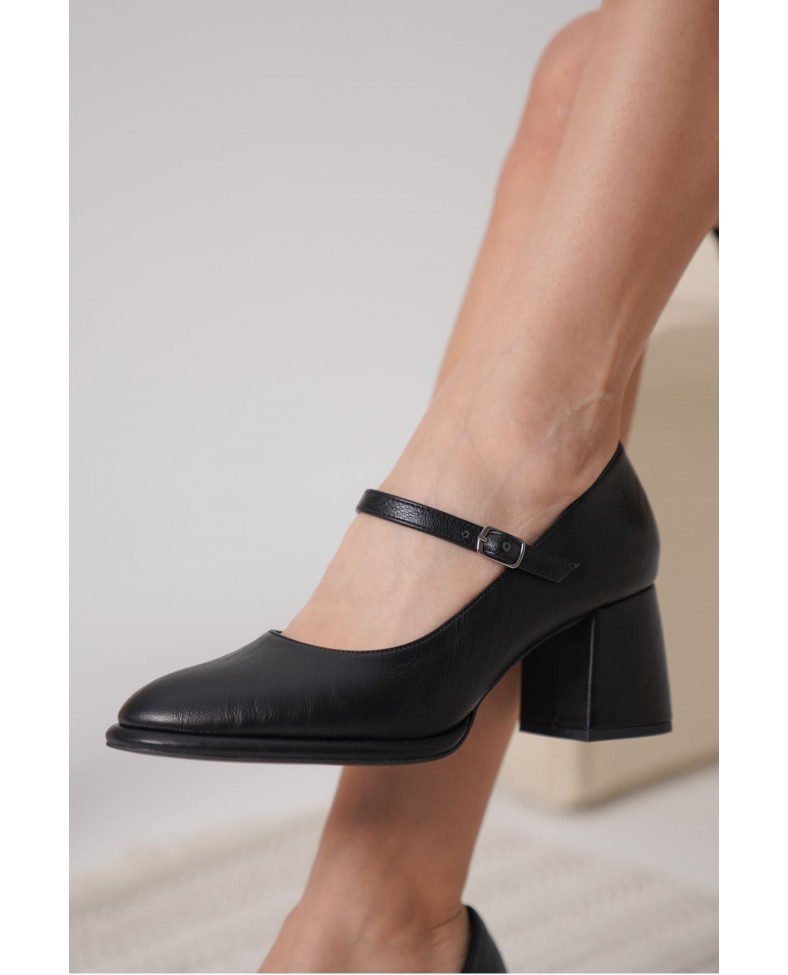 Siyah Cilt Kadın Topuklu Ayakkabı TR18MS07C