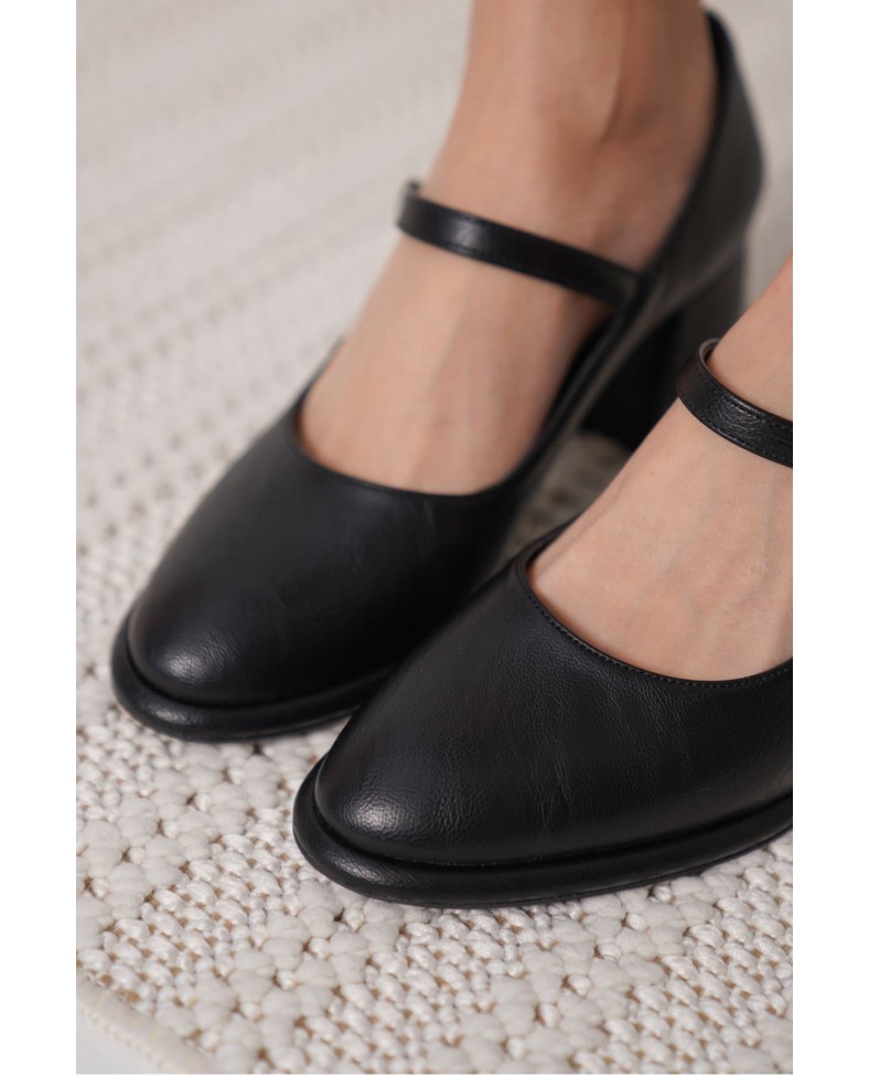 Siyah Cilt Kadın Topuklu Ayakkabı TR18MS07C