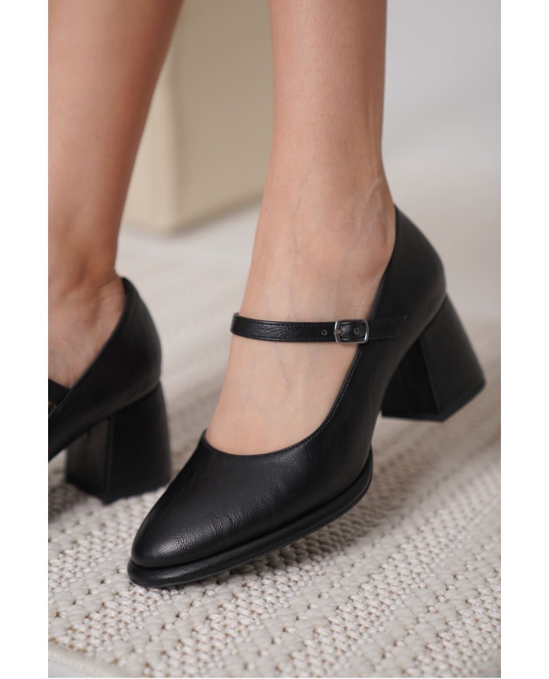 Siyah Cilt Kadın Topuklu Ayakkabı TR18MS07C