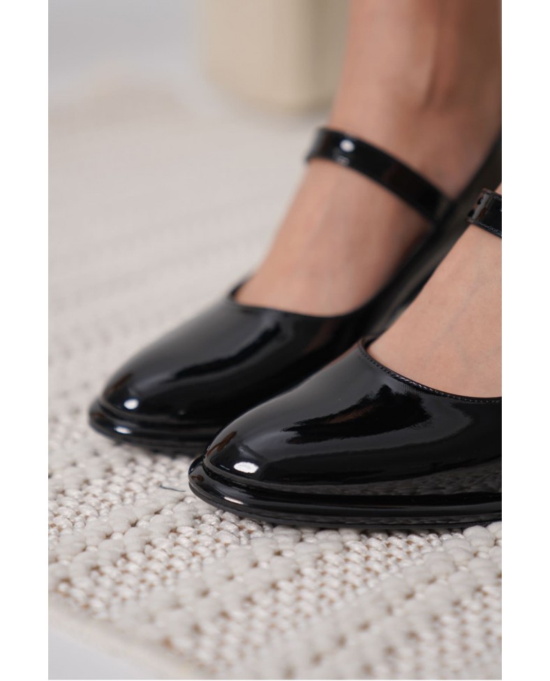 Siyah Rugan Kadın Topuklu Ayakkabı TR18MS08A