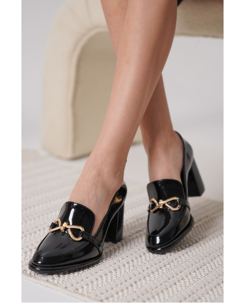 Siyah Rugan Kadın Topuklu Ayakkabı TR18MS10A