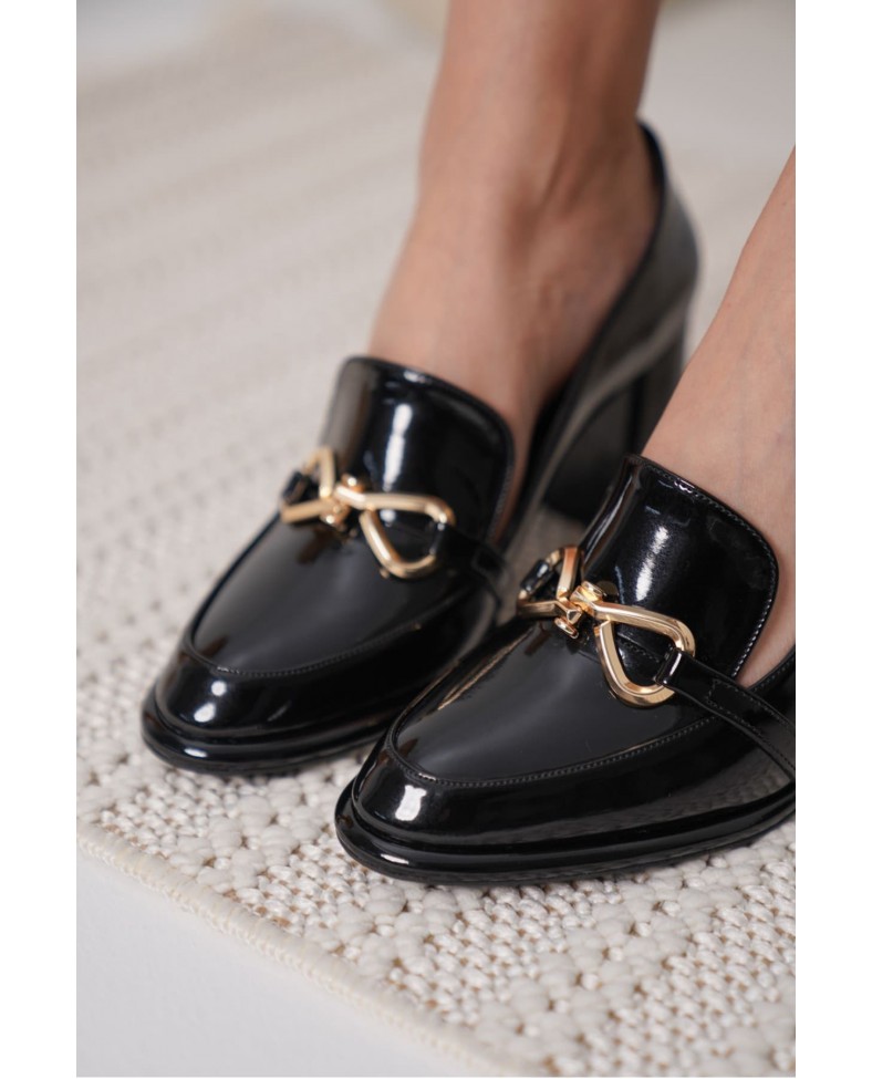 Siyah Rugan Kadın Topuklu Ayakkabı TR18MS10A