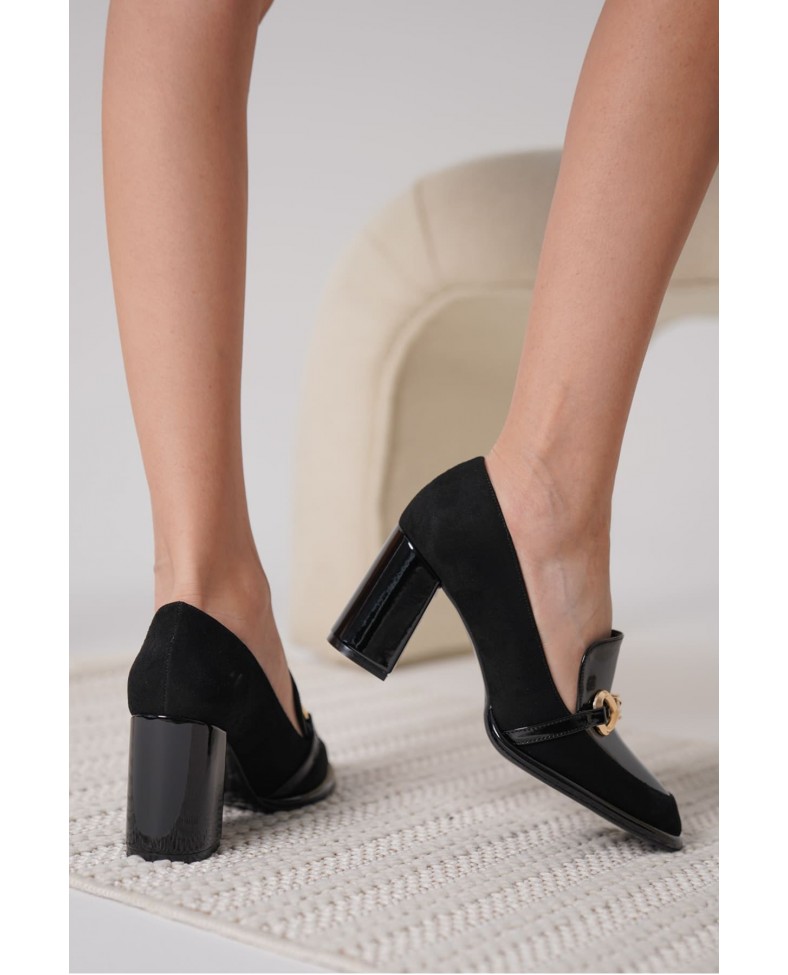 Siyah Rugan Süet Detaylı Kadın Topuklu Ayakkabı TR18MS10C