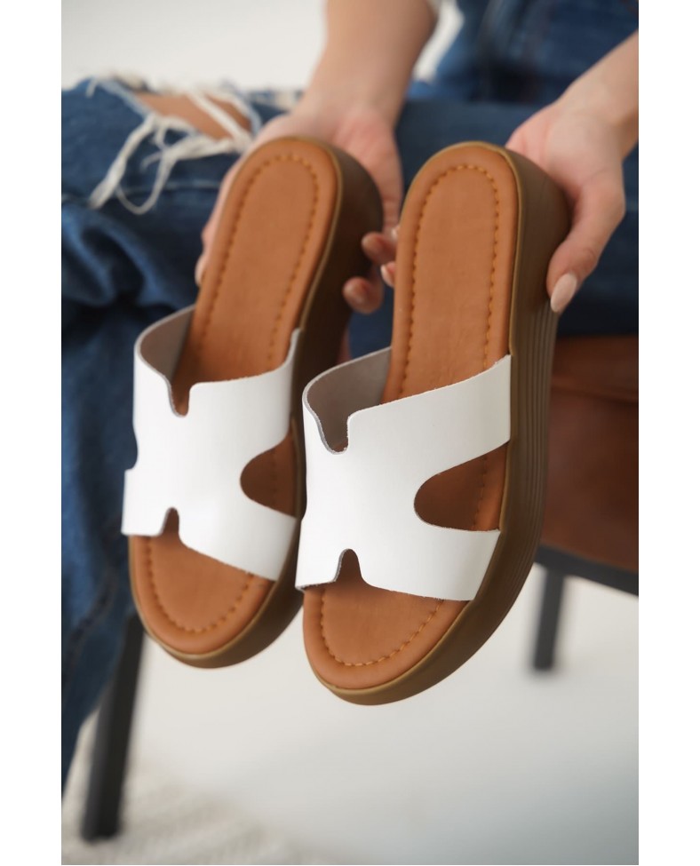 Beyaz Hakiki Deri Terlik TR31MY54B