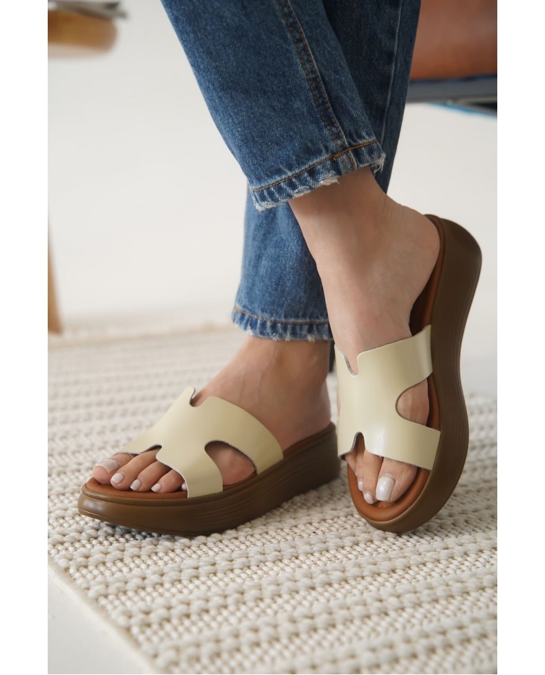 Bej Hakiki Deri Terlik TR31MY54C