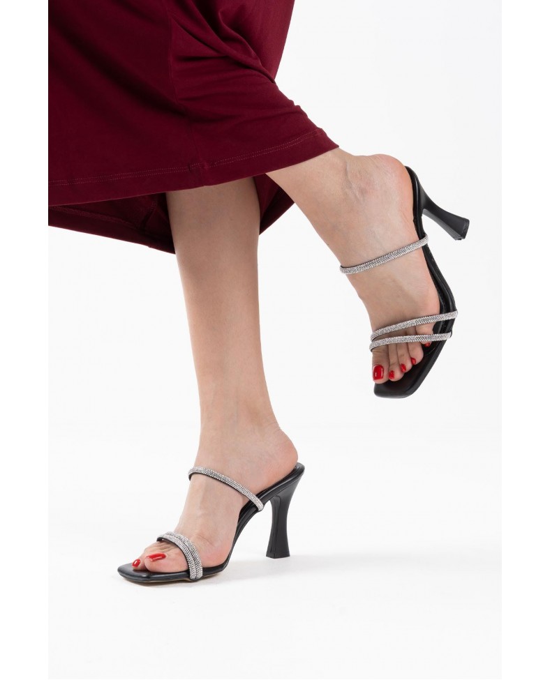Siyah Taşlı İnce Bantlı Kadın Topuklu Terlik TR20MY01A