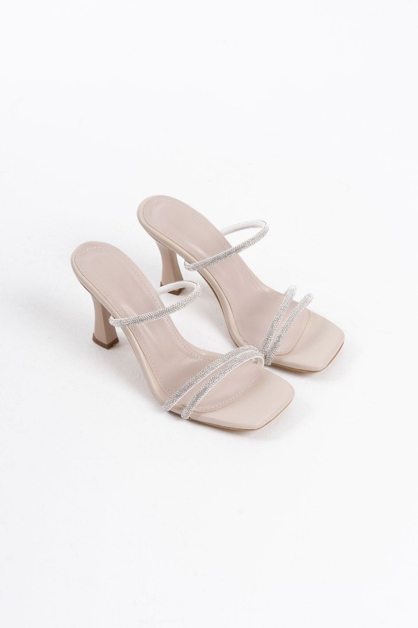 Bej Taşlı İnce Bantlı Kadın Topuklu Terlik TR20MY01C