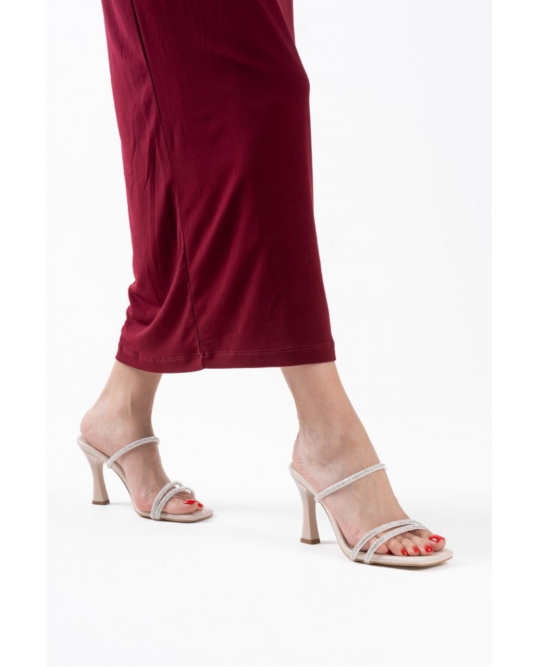 Bej Taşlı İnce Bantlı Kadın Topuklu Terlik TR20MY01C