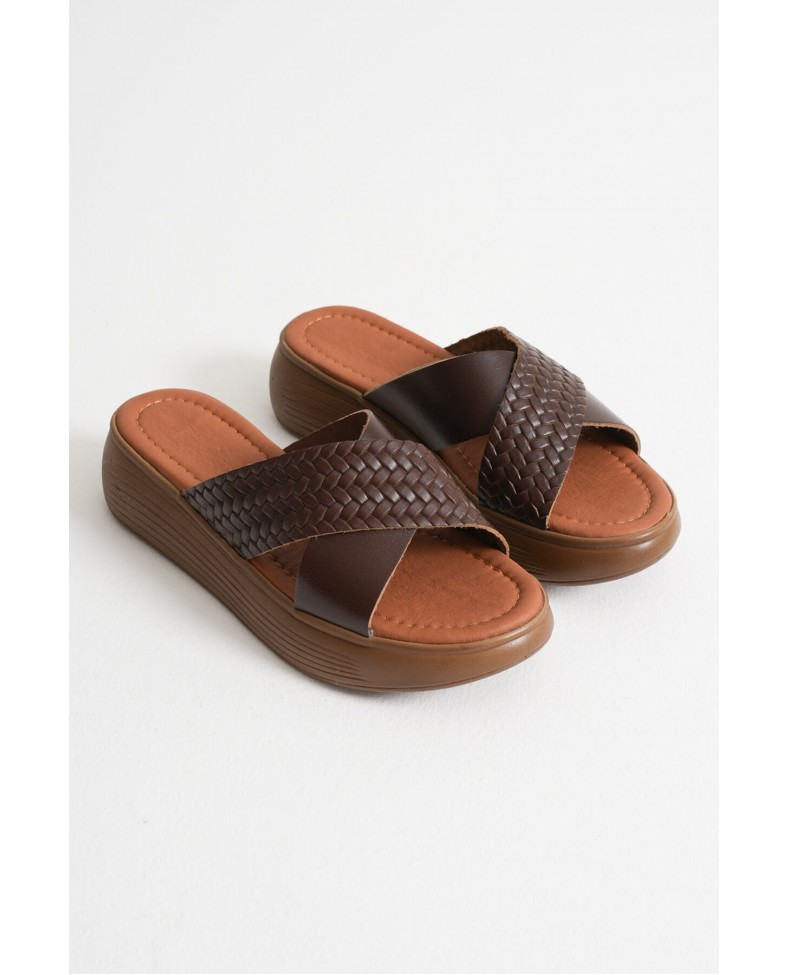 Acı Kahve Örgü Desenli Hakiki Deri Terlik TR31MY53K