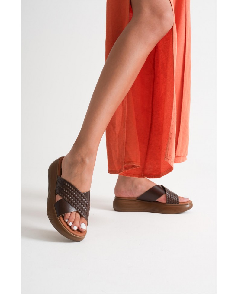 Acı Kahve Örgü Desenli Hakiki Deri Terlik TR31MY53K