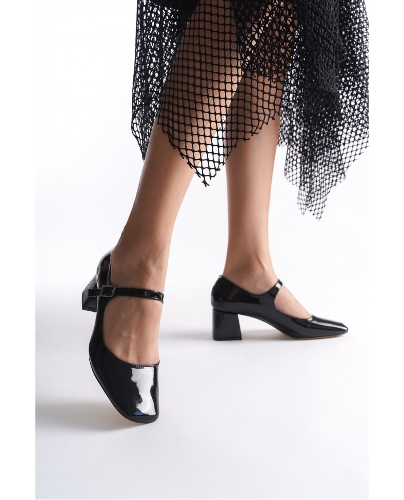 Siyah Rugan Topuklu Kadın Ayakkabı TR16MS01A