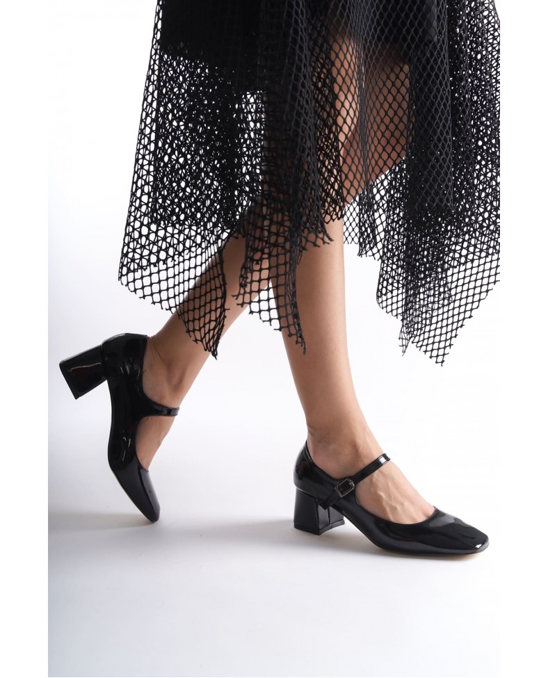 Siyah Rugan Topuklu Kadın Ayakkabı TR16MS01A