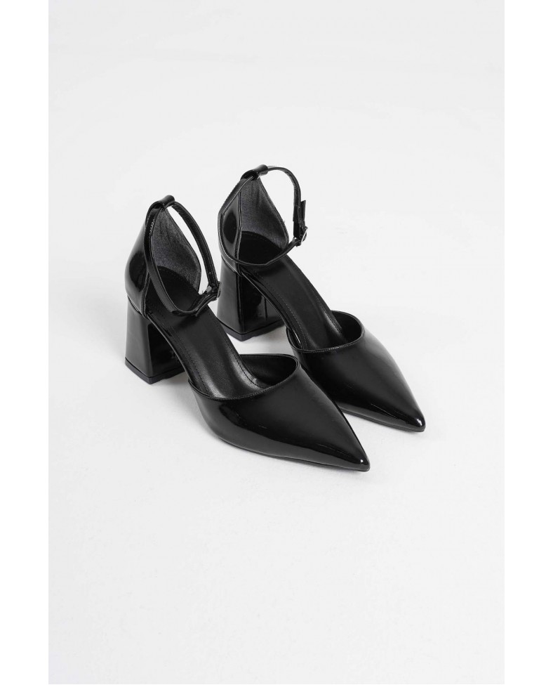 Siyah Rugan Kadın Topuklu Ayakkabı TR08MS11A