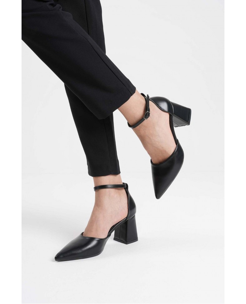 Siyah Cilt Kadın Topuklu Ayakkabı TR08MS11D