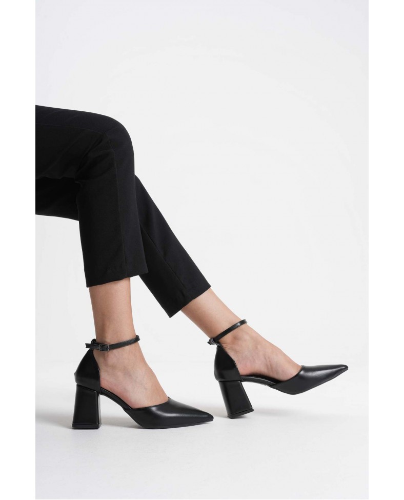 Siyah Cilt Kadın Topuklu Ayakkabı TR08MS11D