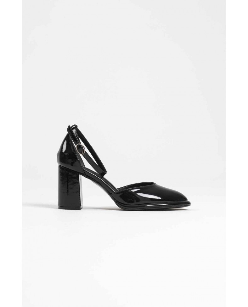 Siyah Rugan Kadın Topuklu Ayakkabı TR18MS04A